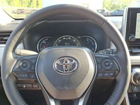 Certified 2025 Toyota RAV4 XLE w/ Convenience Package AWD/4WD image 18