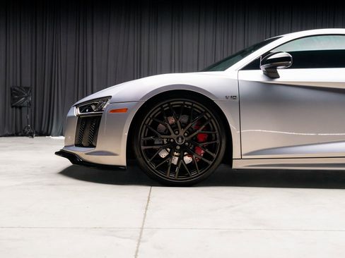 Used 2018 Audi R8 V10 w/ Premium Package image 26