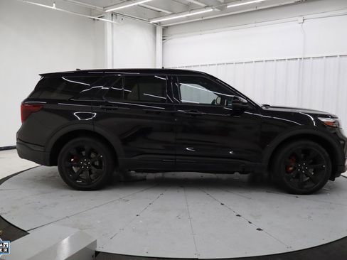 Used 2022 Ford Explorer ST w/ Equipment Group 401A image 2