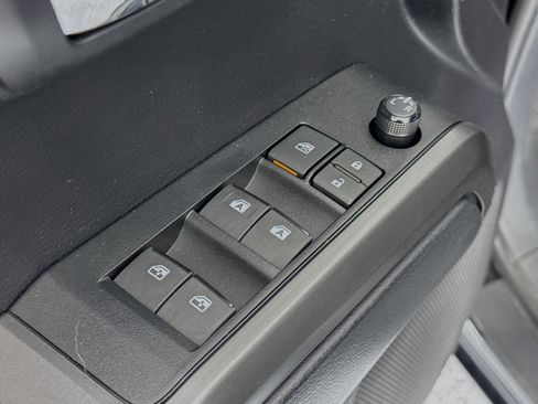 Used 2021 Toyota Tacoma TRD Off-Road image 17