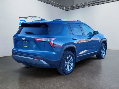 Used 2025 Chevrolet Equinox LT w/ Convenience Package II image 3