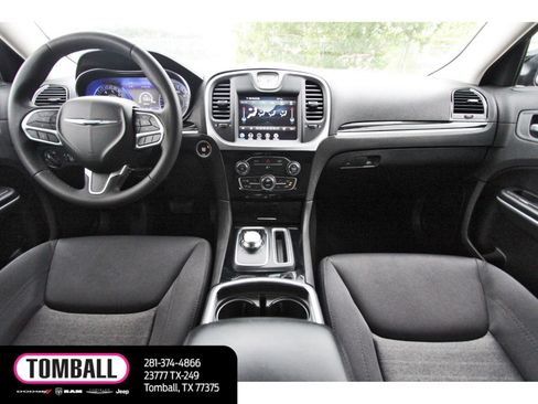 Used 2023 Chrysler 300 Touring w/ Sport Appearance Package RWD image 10