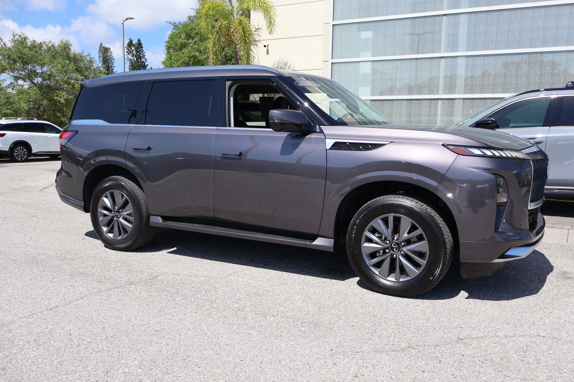 Certified 2025 INFINITI QX80 Pure RWD image 12