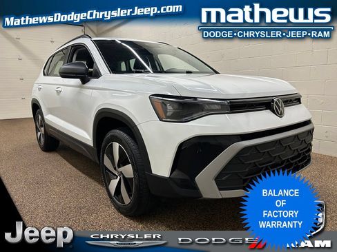 Used 2025 Volkswagen Taos S AWD/4WD image 1