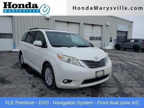 Used 2015 Toyota Sienna XLE Premium image 1