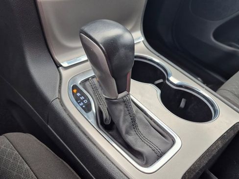 Used 2021 Jeep Grand Cherokee Laredo AWD/4WD image 19