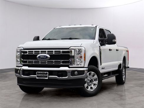 Used 2024 Ford F250 XLT w/ Snow Plow/Camper Package image 1