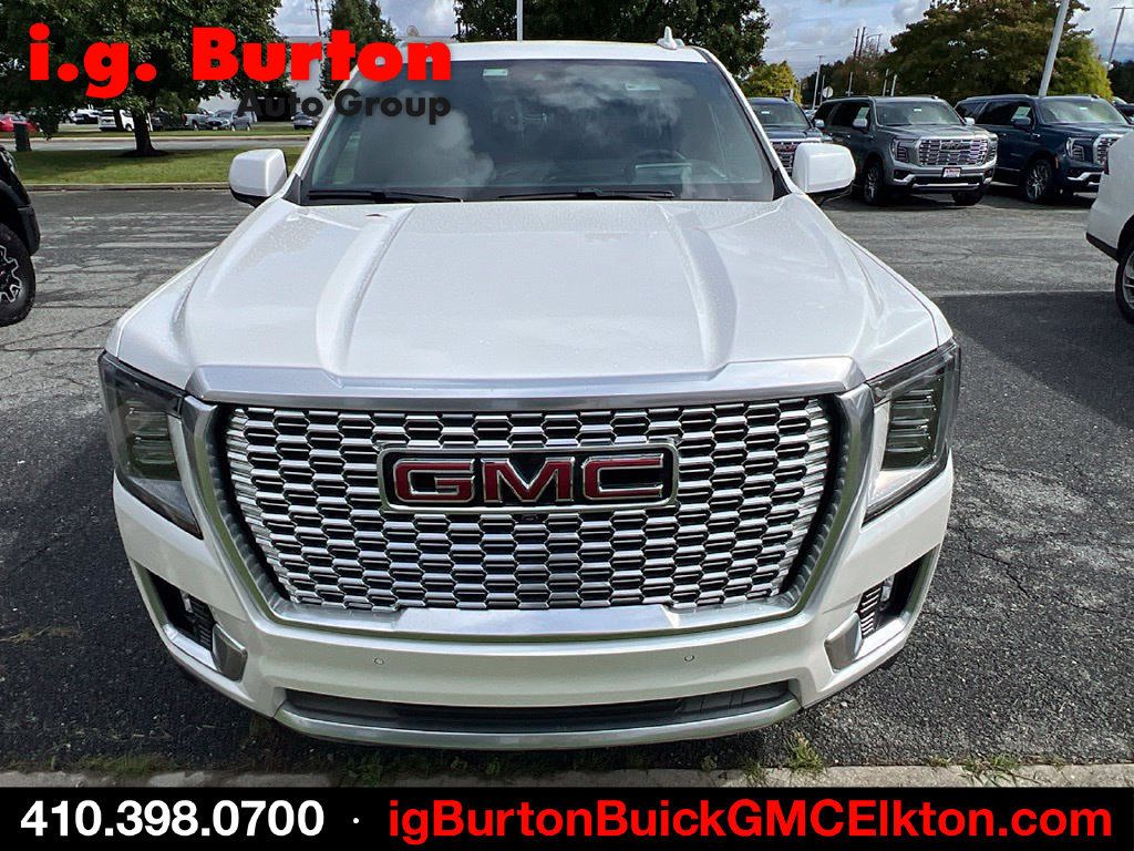 Used 2024 GMC Yukon Denali w/ Advanced Technology Package AWD/4WD image 2