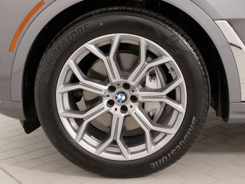 Used 2024 BMW X7 xDrive40i w/ Executive Package image 69