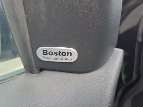 Used 2013 Chrysler 200 Limited FWD image 19