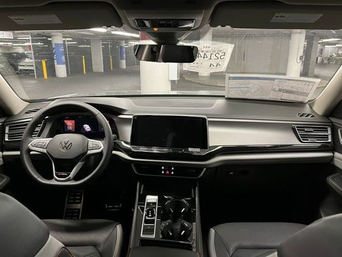 New 2026 Volkswagen Atlas Peak Edition image 7