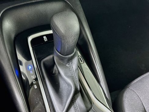 Used 2025 Toyota Corolla LE FWD image 24