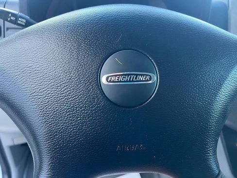 Used 2010 Freightliner Sprinter 2500 RWD image 21