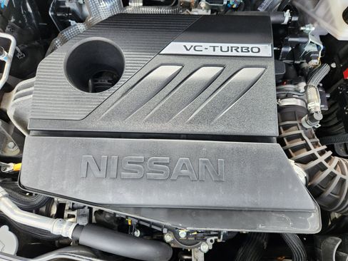 Used 2023 Nissan Rogue S image 14