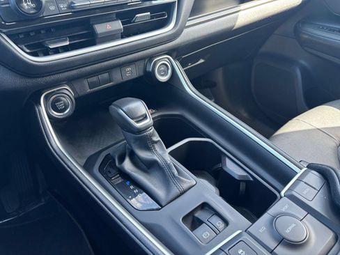 Used 2025 Toyota Grand Highlander FWD image 35