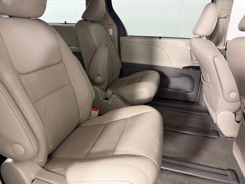 Used 2016 Toyota Sienna XLE w/ XLE Navigation Package image 30
