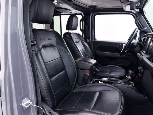 Used 2019 Jeep Wrangler Unlimited Sahara AWD/4WD image 34