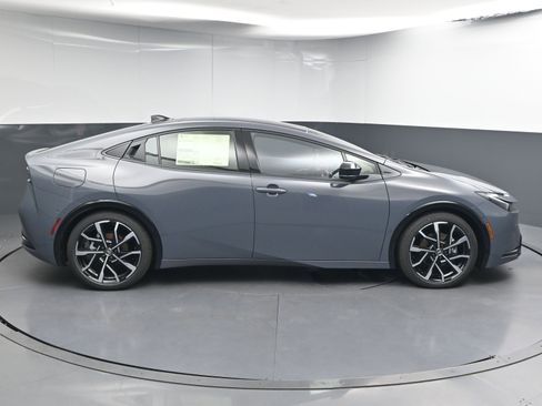 New 2026 Toyota Prius Plug-In Hybrid image 9