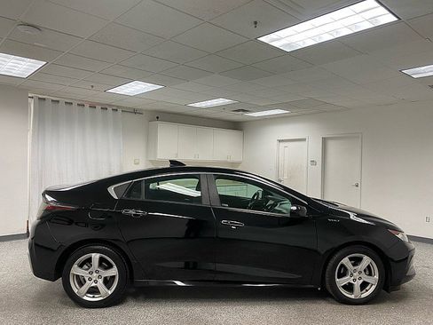 Used 2017 Chevrolet Volt LT image 4