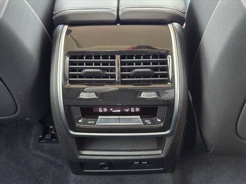 Used 2025 BMW X7 xDrive40i w/ Climate Comfort Package AWD/4WD image 18