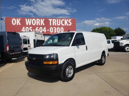 Used 2020 Chevrolet Express 2500 w/ Enhanced Convenience Package RWD image 3