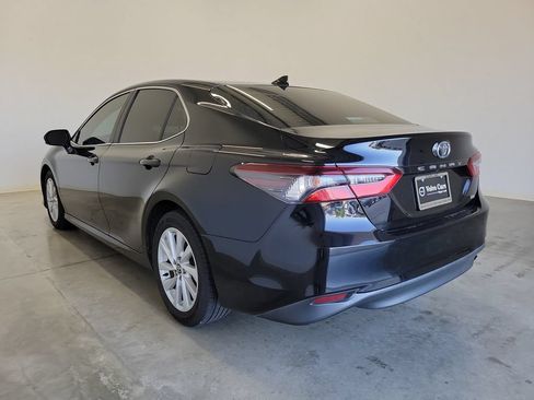 Used 2022 Toyota Camry LE FWD image 7