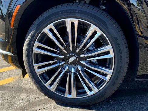 New 2026 Cadillac Vistiq Premium Luxury image 13