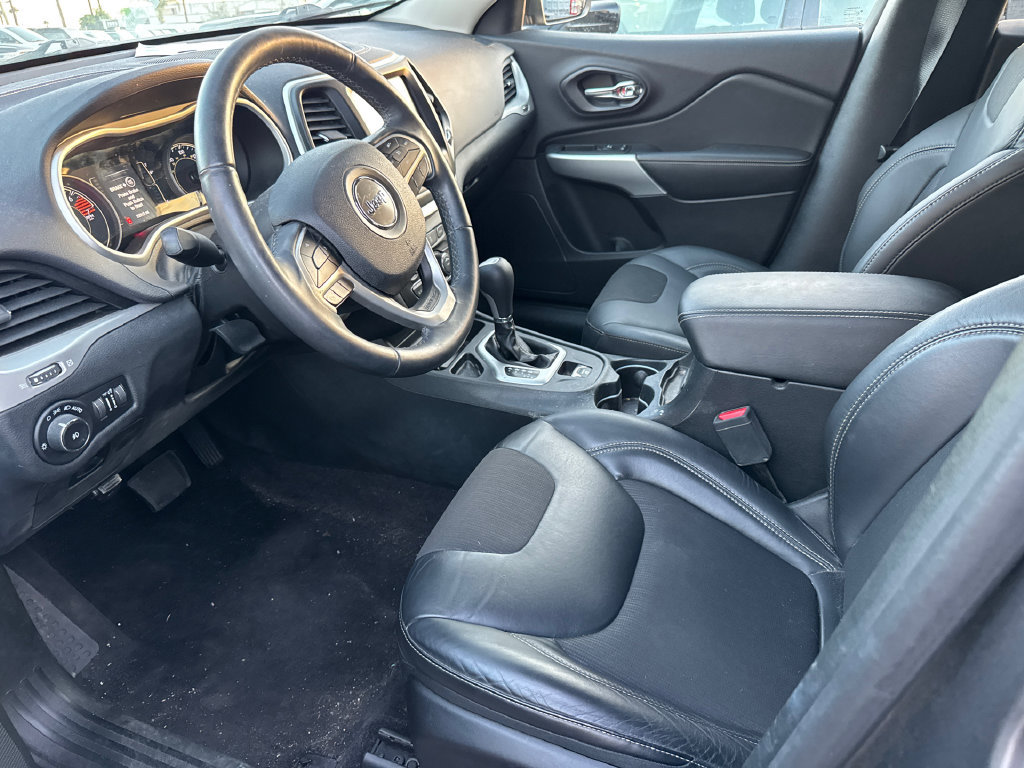Used 2018 Jeep Cherokee Latitude Plus FWD image 9
