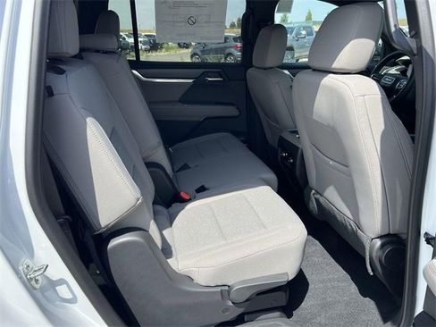 New 2025 GMC Acadia Elevation image 28