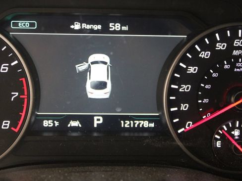 Used 2020 Kia Stinger GT1 RWD image 16