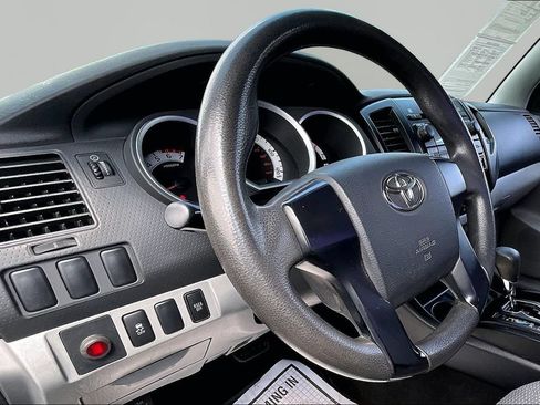 Used 2012 Toyota Tacoma 4x4 Regular Cab image 10