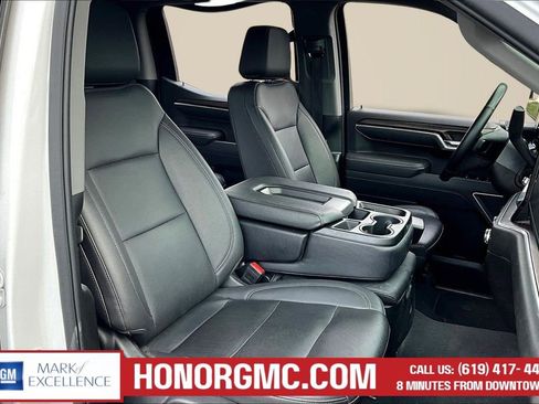 Used 2025 GMC Sierra 1500 SLT RWD image 28