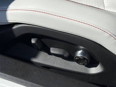 Certified 2023 Chevrolet Corvette Stingray Premium Conv w/ Z51 Performance Package image 31