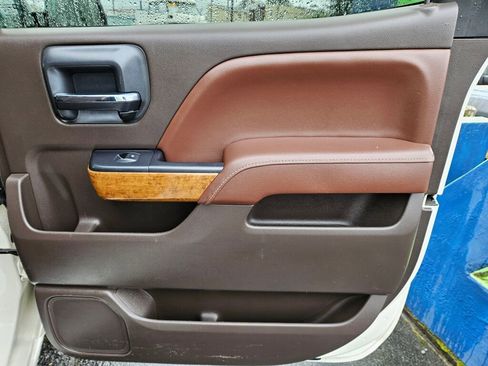 Used 2014 Chevrolet Silverado 1500 High Country w/ High Country Premium Package AWD/4WD image 18