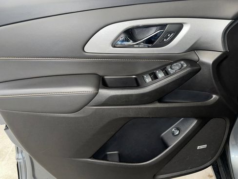 Used 2020 Chevrolet Traverse RS w/ LPO, Floor Liner Package image 8