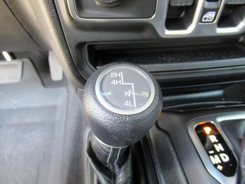 Used 2025 Jeep Wrangler Sport S image 24