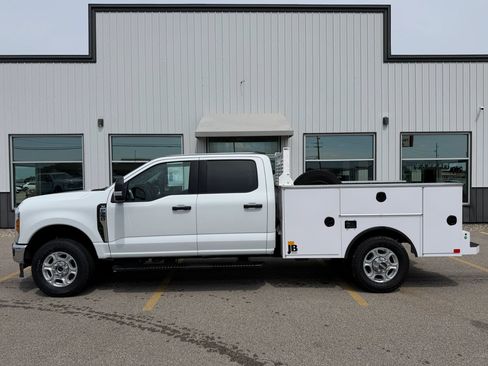 Used 2025 Ford F350 XLT AWD/4WD image 1