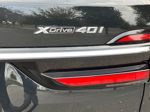 Used 2025 BMW X7 xDrive40i w/ Premium Package image 38