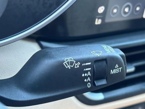 Used 2023 Alfa Romeo Giulia w/ Quick Order Package 22Z Lusso image 18