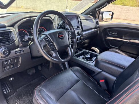 Used 2020 Nissan Titan PRO-4X w/ Pro-4x Convenience Package AWD/4WD image 19
