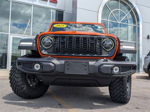 Used 2025 Jeep Wrangler Sport AWD/4WD image 2