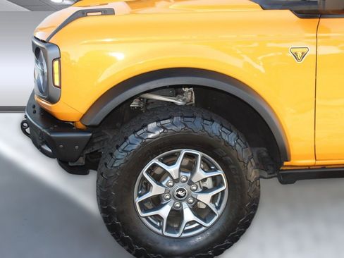 Used 2022 Ford Bronco Badlands image 11