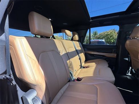 Certified 2022 Ford Expedition Max Platinum image 38