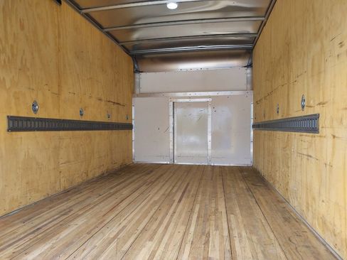 Used 2022 Ford E-450 and Econoline 450 Super Duty w/ Power Windows & Locks Group image 13