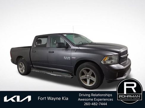 Used 2017 RAM 1500 Express RWD image 6