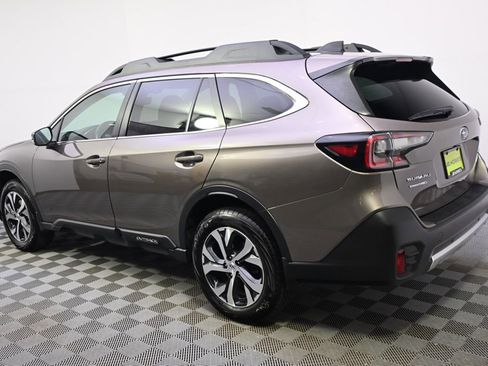 Used 2022 Subaru Outback Limited image 3