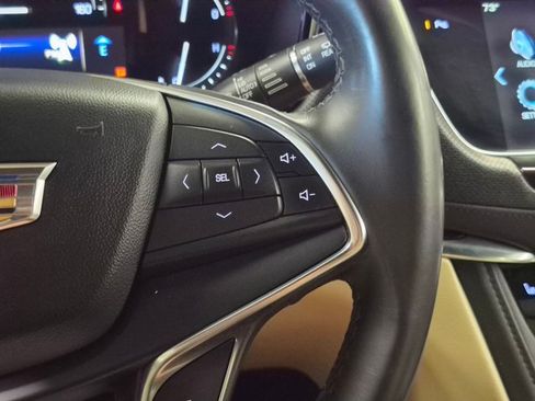 Used 2018 Cadillac XT5 AWD image 13