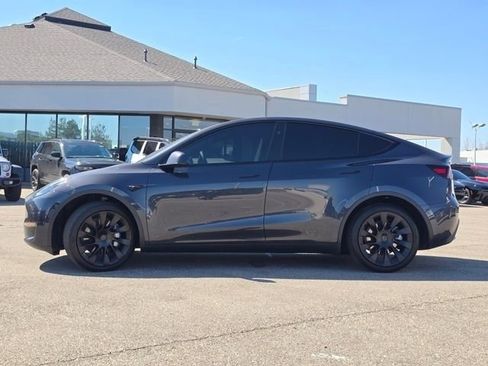 Used 2024 Tesla Model Y Long Range AWD/4WD image 21