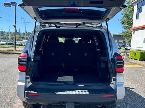 Certified 2025 Toyota 4Runner SR5 AWD/4WD image 26