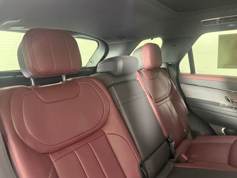 Used 2023 Land Rover Range Rover Sport SE Dynamic image 29